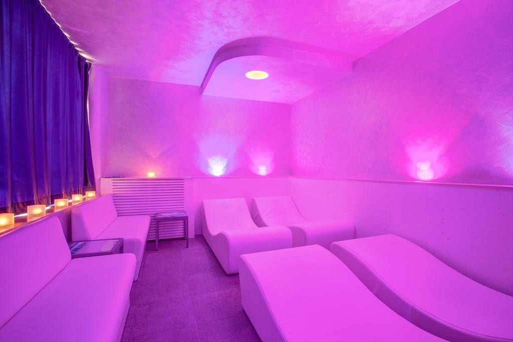 Ferretti Beach Hotel Римини Екстериор снимка