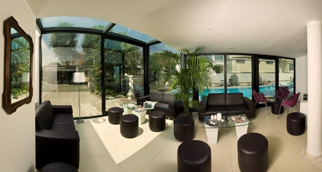 Ferretti Beach Hotel Римини Екстериор снимка