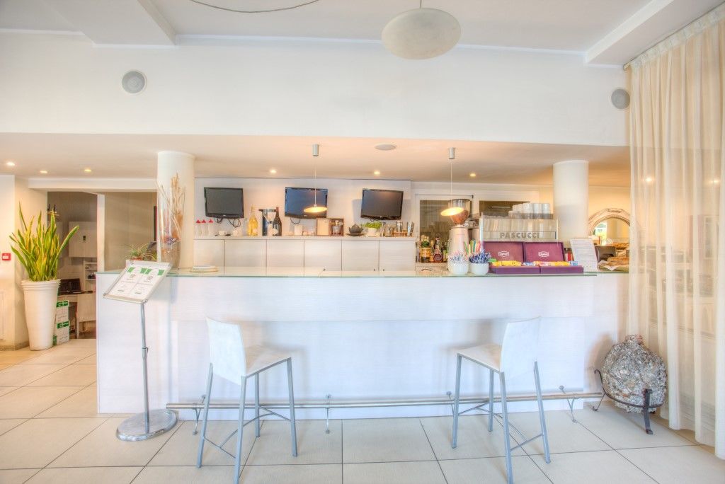 Ferretti Beach Hotel Римини Екстериор снимка